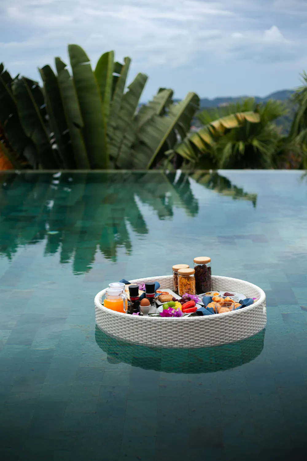 Floating breakfast tray in a pool
